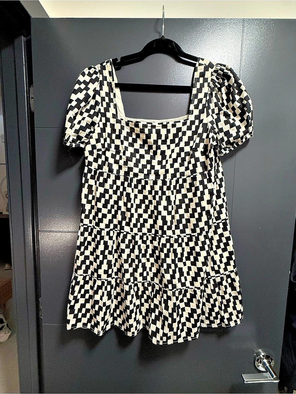 BP. Tiered Puff Sleeve Dress. Geometric Mini Dress in Black & Cream Small